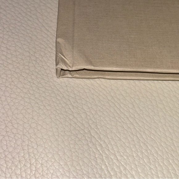 Van Cleef & Arpels Hard-Covered Book New Coffee Table Catalog Magazine - Picture 9 of 12